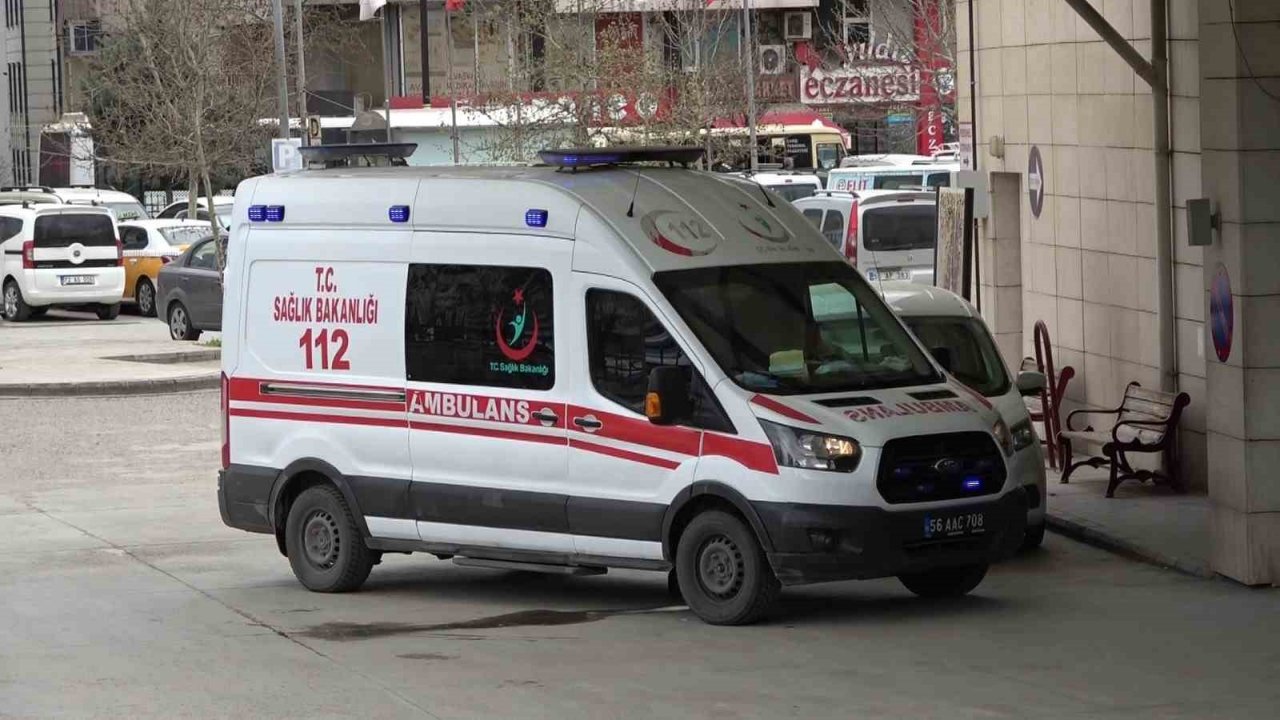 Siirt’te zırhlı polis aracı ile kamyonet çarpıştı: 6 yaralı