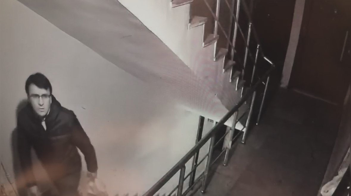 İstanbul’da akıl almaz tuzak kamerada: Buluşma vaadiyle eve çağırıp gasp ettiler