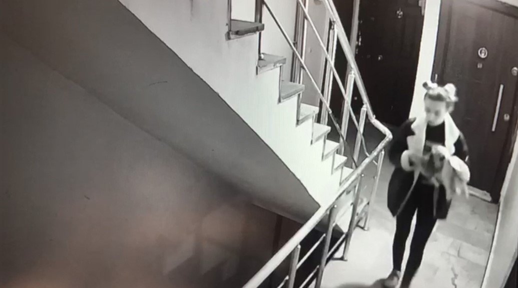 İstanbul’da akıl almaz tuzak kamerada: Buluşma vaadiyle eve çağırıp gasp ettiler