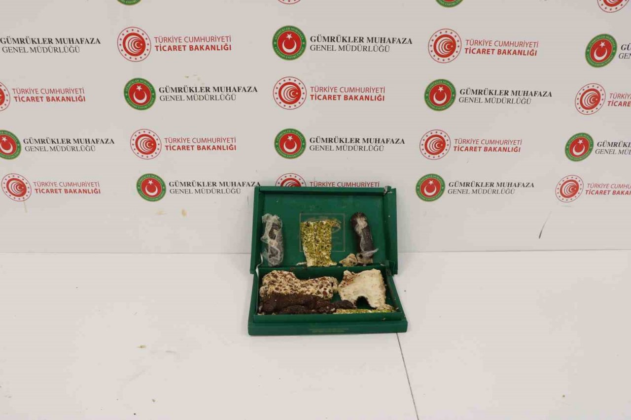 İstanbul Havalimanında lokum kutusundan uyuşturucu çıktı
