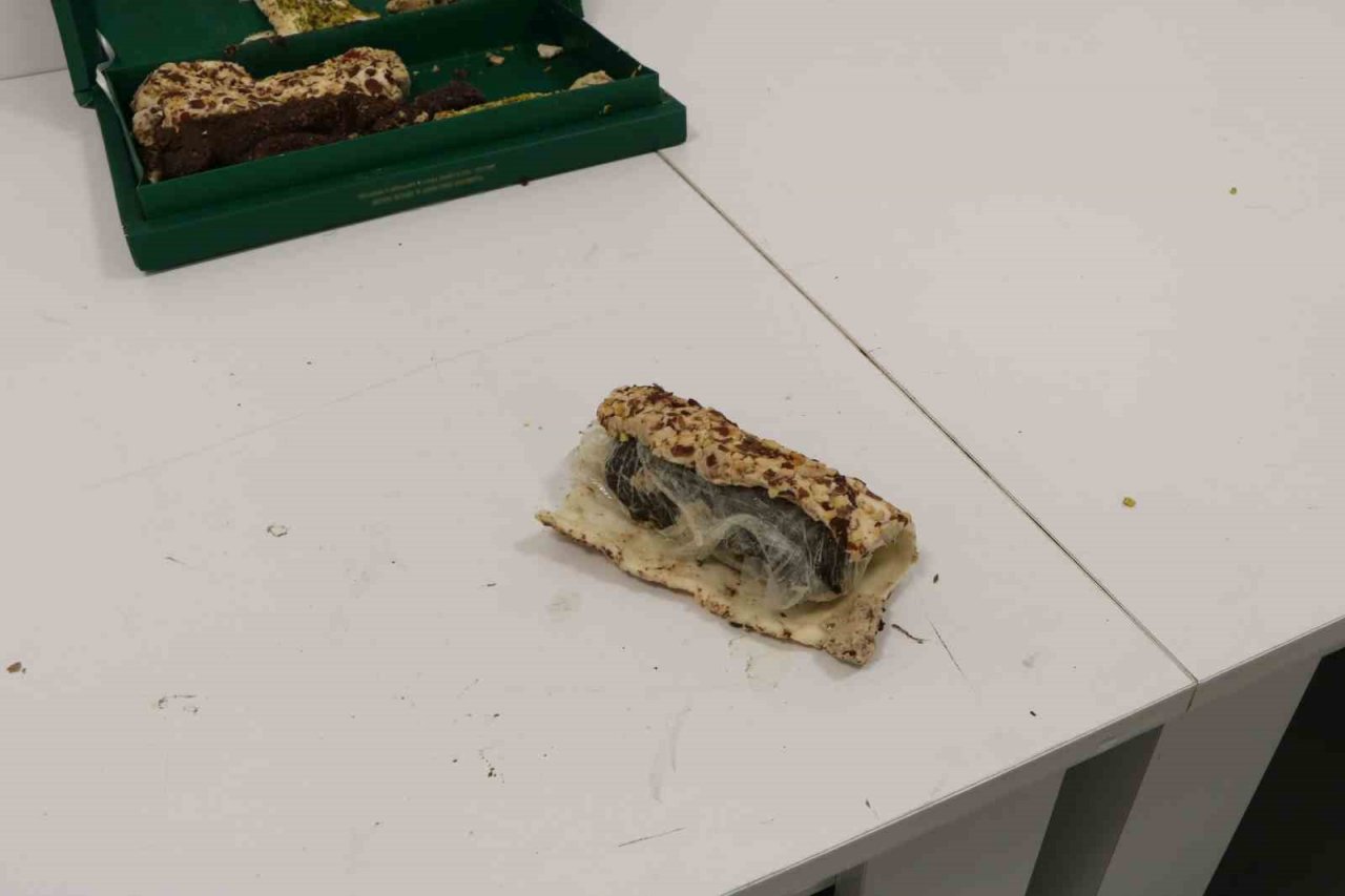 İstanbul Havalimanında lokum kutusundan uyuşturucu çıktı