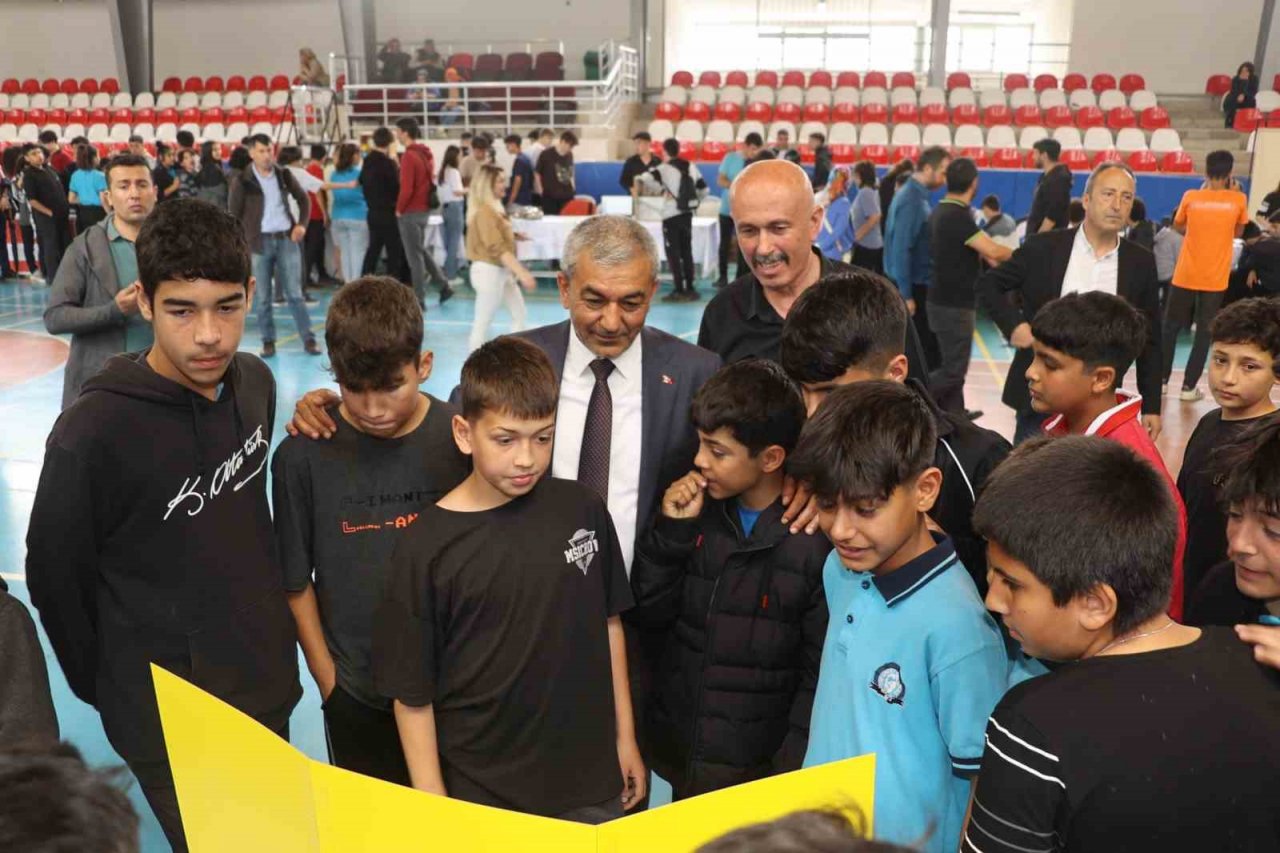Koçarlı Robofest Yarışması renkli görüntülere sahne oluyor