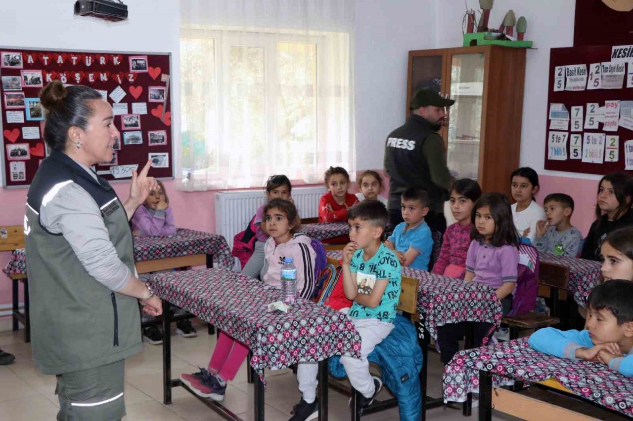 Ormancılardan okullarda yangın eğitimi