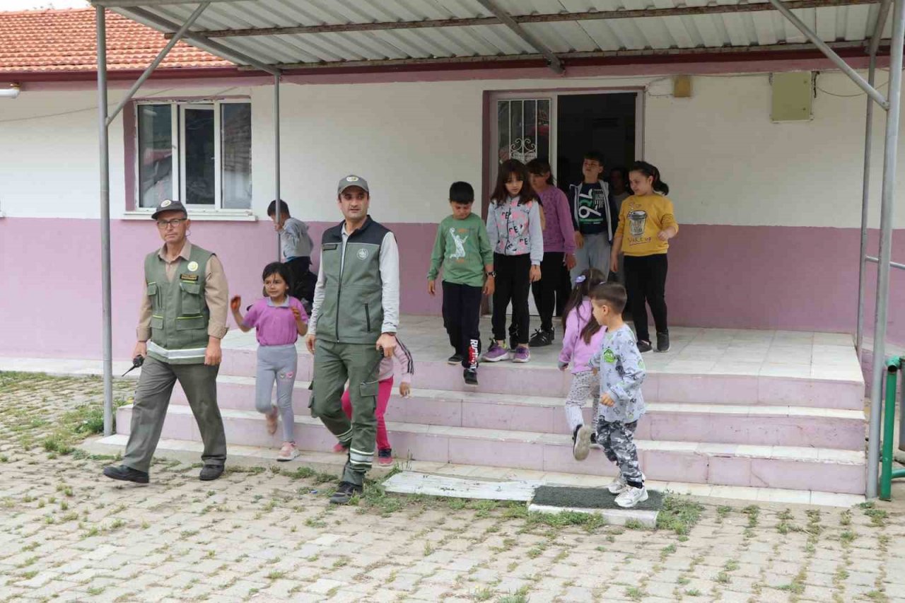 Ormancılardan okullarda yangın eğitimi
