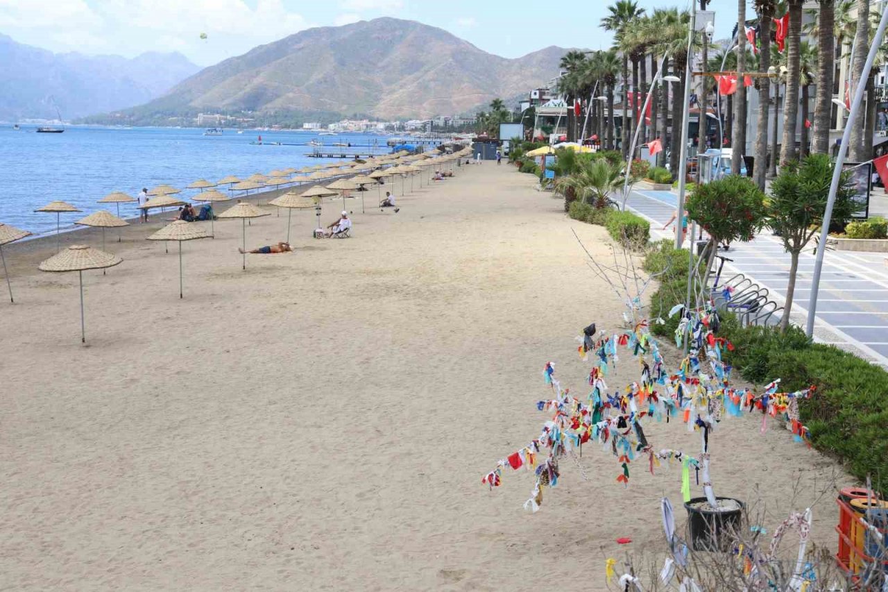 Marmaris plajları sezona hazırlanıyor
