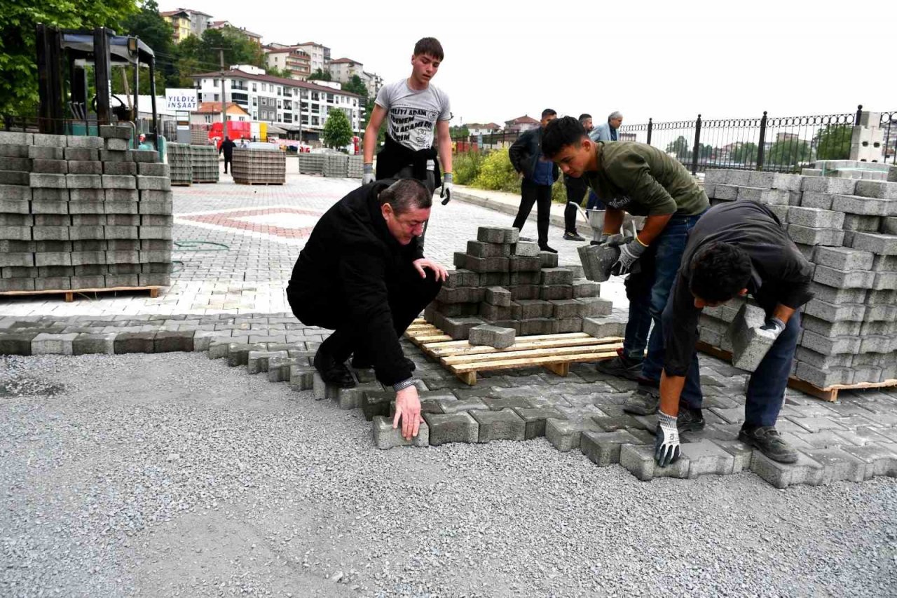 Alaplı’da kilit parke çalışmaları başladı