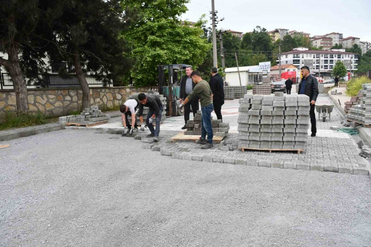 Alaplı’da kilit parke çalışmaları başladı