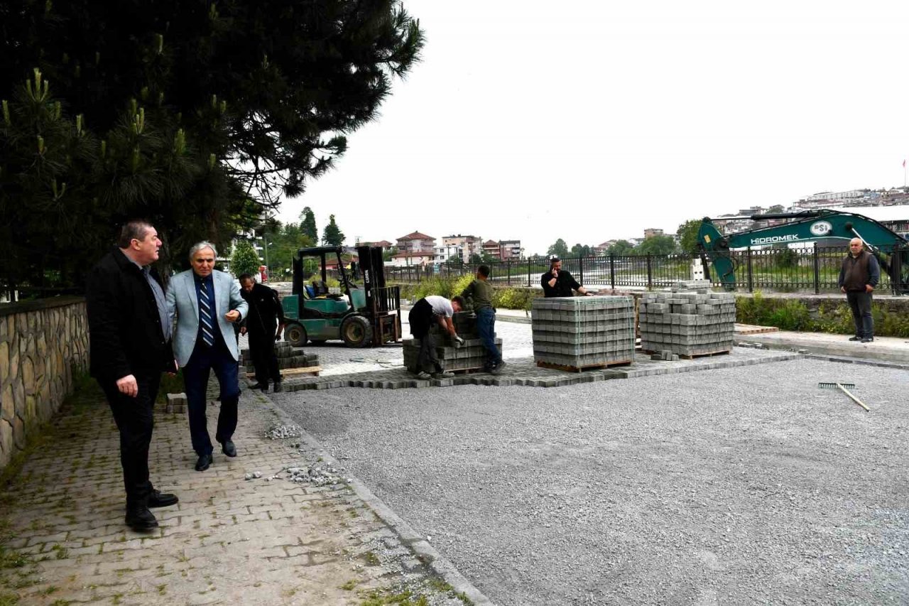 Alaplı’da kilit parke çalışmaları başladı