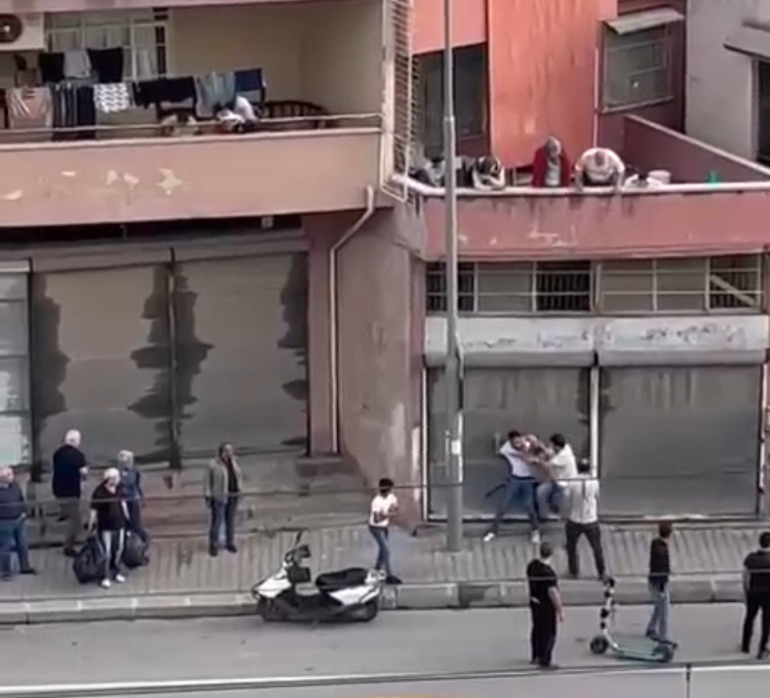 Boks maçı değil, trafik kazası sonrası kavga