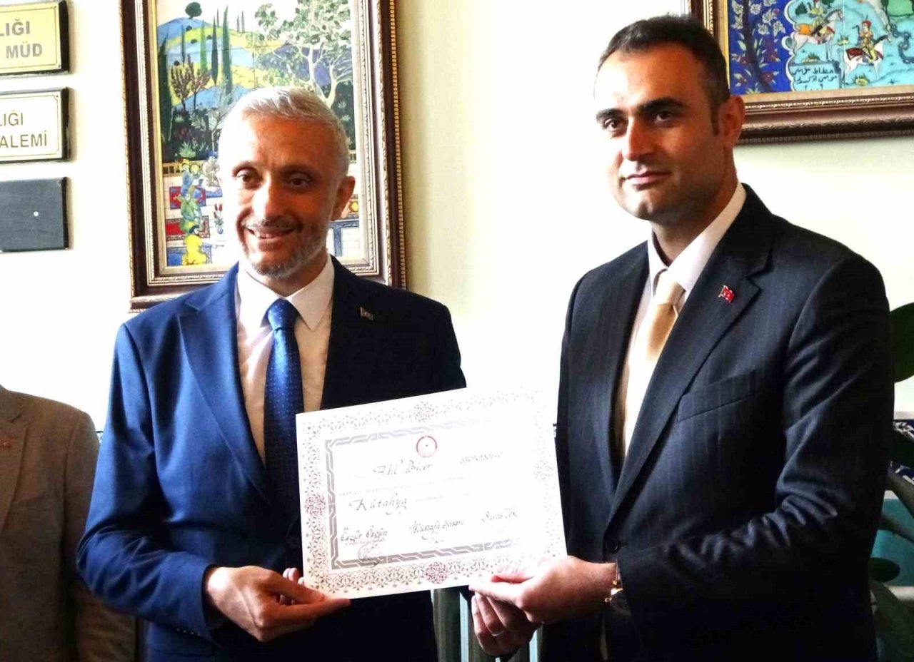 AK Parti Kütahya milletvekilleri mazbatalarını aldı