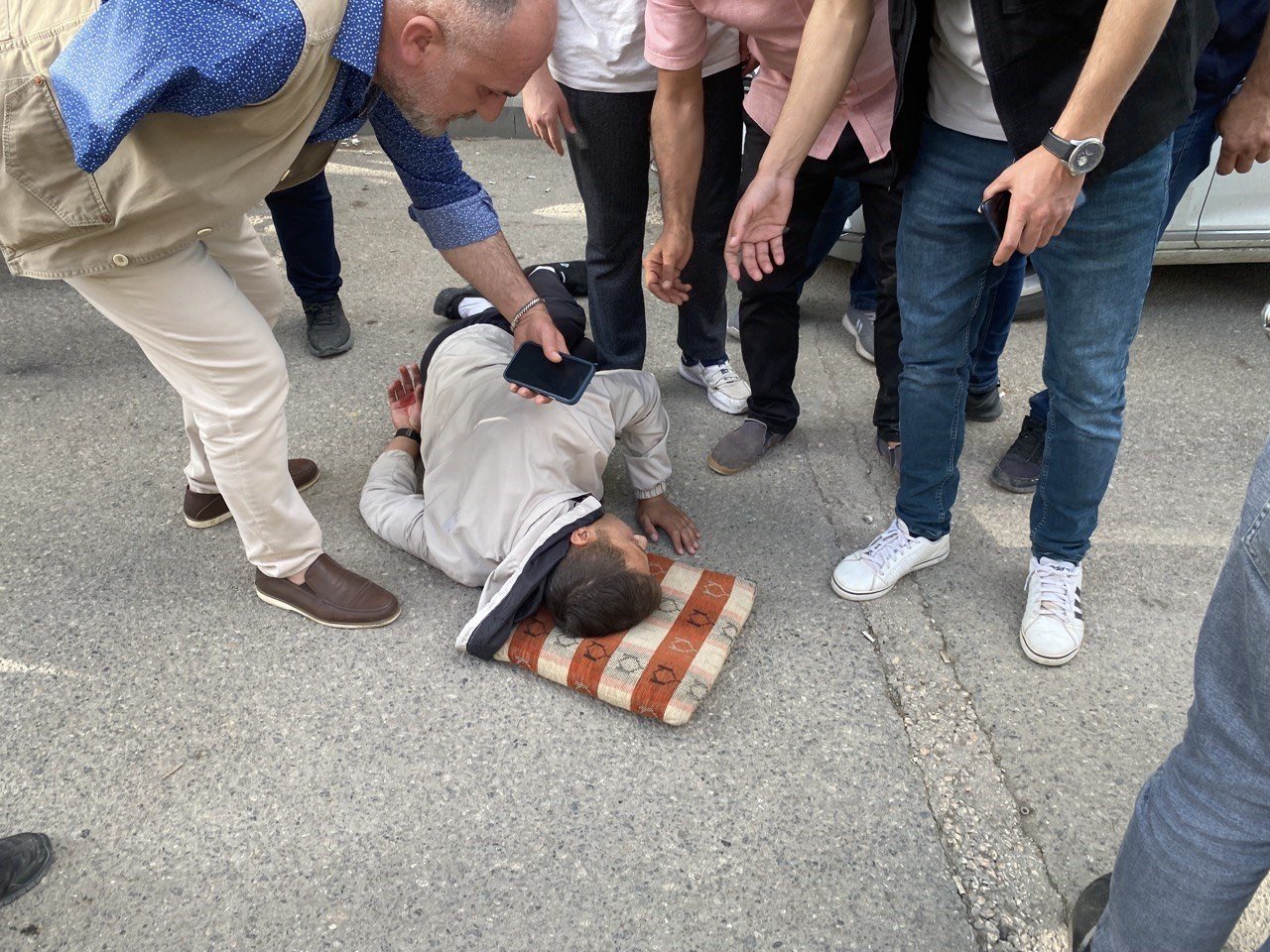 Otomobil yayaya çarptı: 1 yaralı