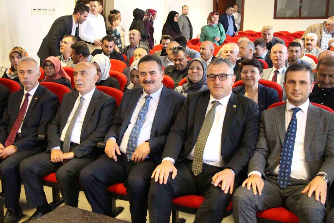 AK Parti Amasya milletvekilleri Haluk İpek ve Hasan Çilez mazbata aldı