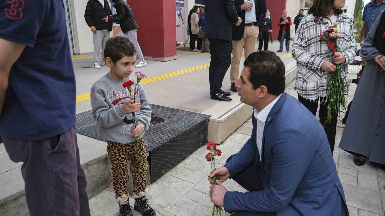 Başkan Güngör afetzedeleri yalnız bırakmıyor