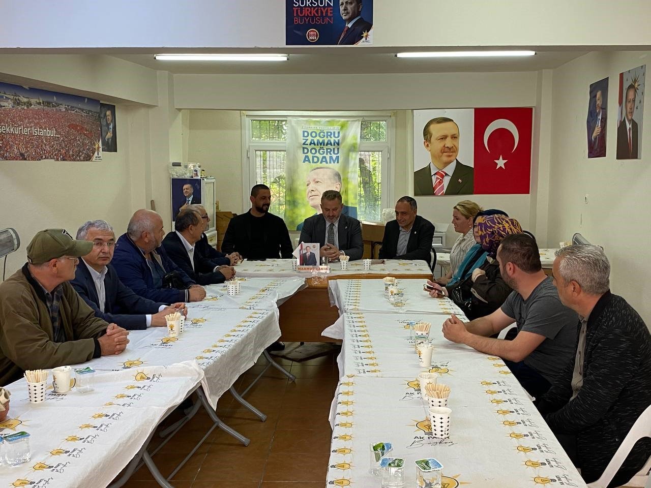 AK Parti İstanbul Milletvekili Turan: “14 Mayıs’ta sendeleyen muhalefet 28 Mayıs’ta sandığa gömülecek”