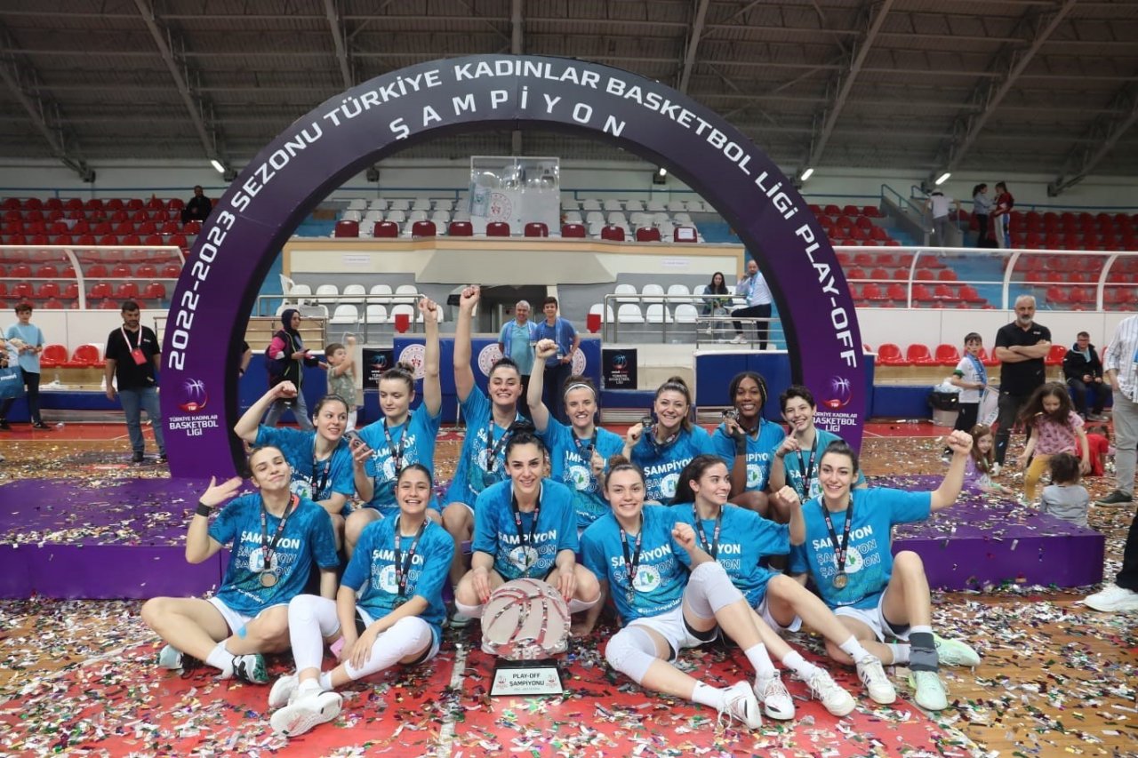 İzmitli basketbolcuların şampiyonluğu kentte coşkuyla kutlanacak