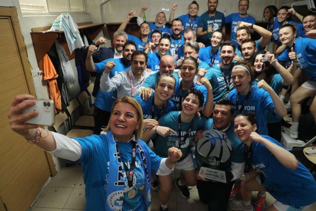 İzmitli basketbolcuların şampiyonluğu kentte coşkuyla kutlanacak