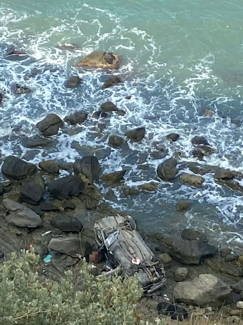 Otomobil uçuruma yuvarlandı, kaymakam koruması hayatını kaybetti