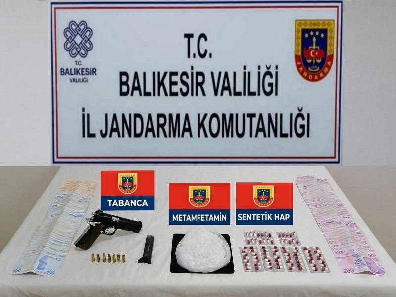 Balıkesir’de jandarmadan 16 şüpheliye gözaltı