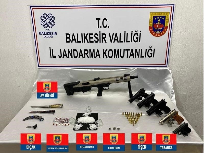 Balıkesir’de jandarmadan 16 şüpheliye gözaltı
