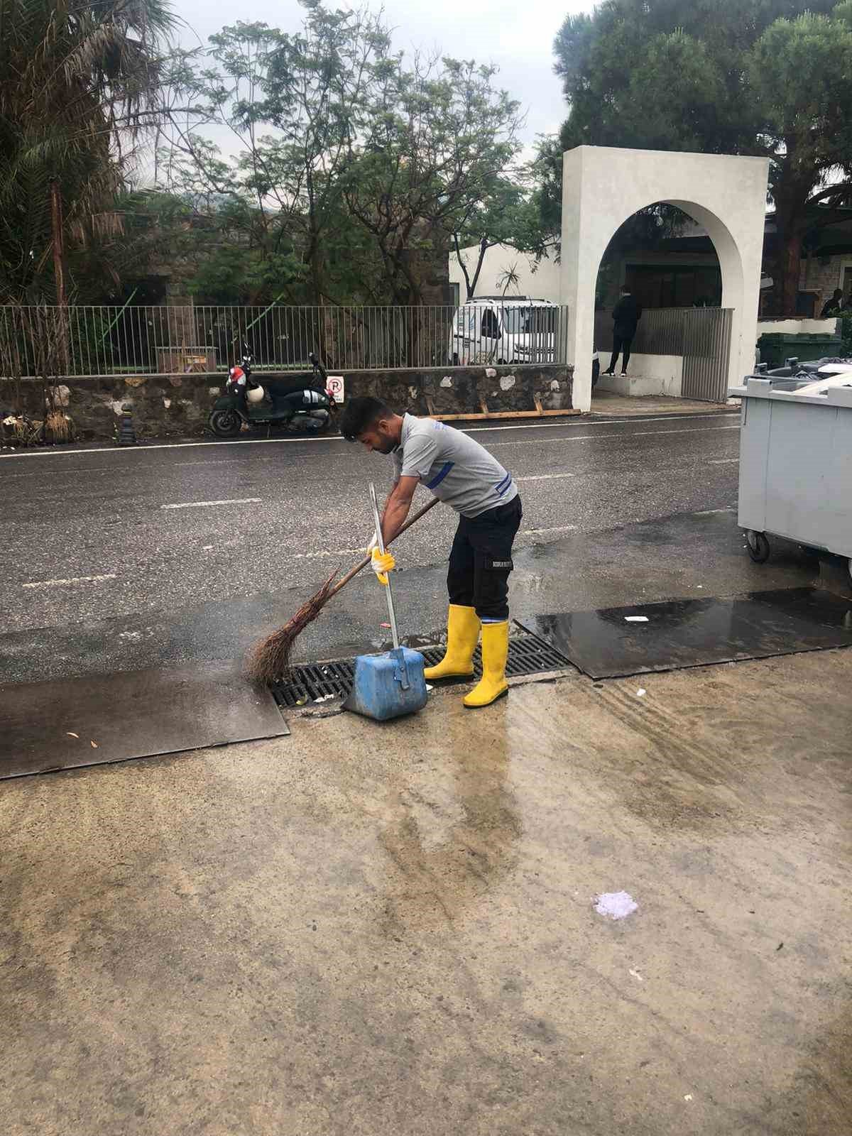 Bodrum’da belediye ekipleri yağışlara karşı teyakkuzdaydı