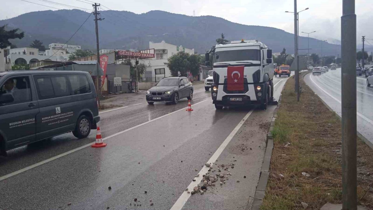 Bodrum’da belediye ekipleri yağışlara karşı teyakkuzdaydı