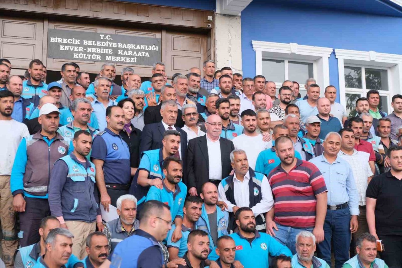 Belediye çalışanlarına 20 bin TL’lik deprem desteği