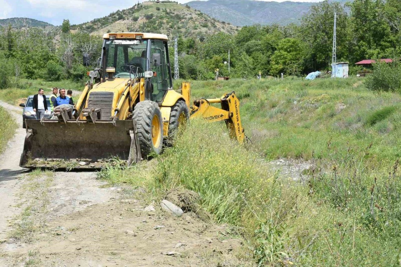 Sağanak yağışta zarar gören sulama bentlerinde çalışma