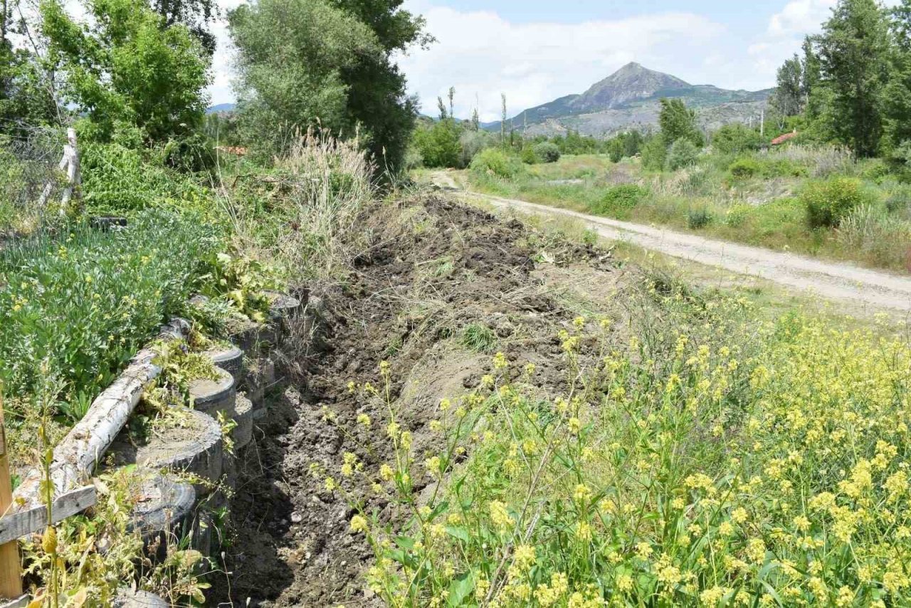 Sağanak yağışta zarar gören sulama bentlerinde çalışma