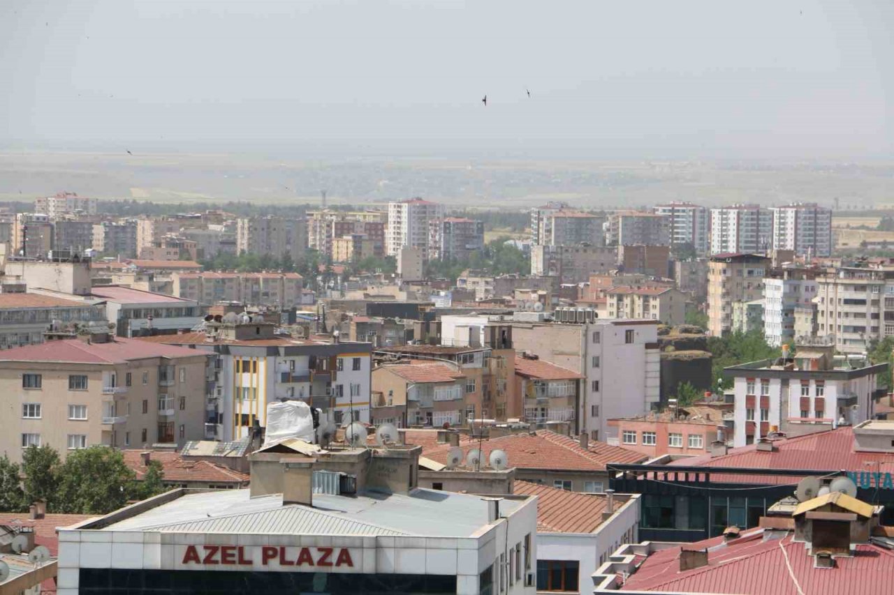 Prof. Dr. Şenyiğit’ten tozlu hava uyarısı: "Maskesiz dışarı çıkmayın"