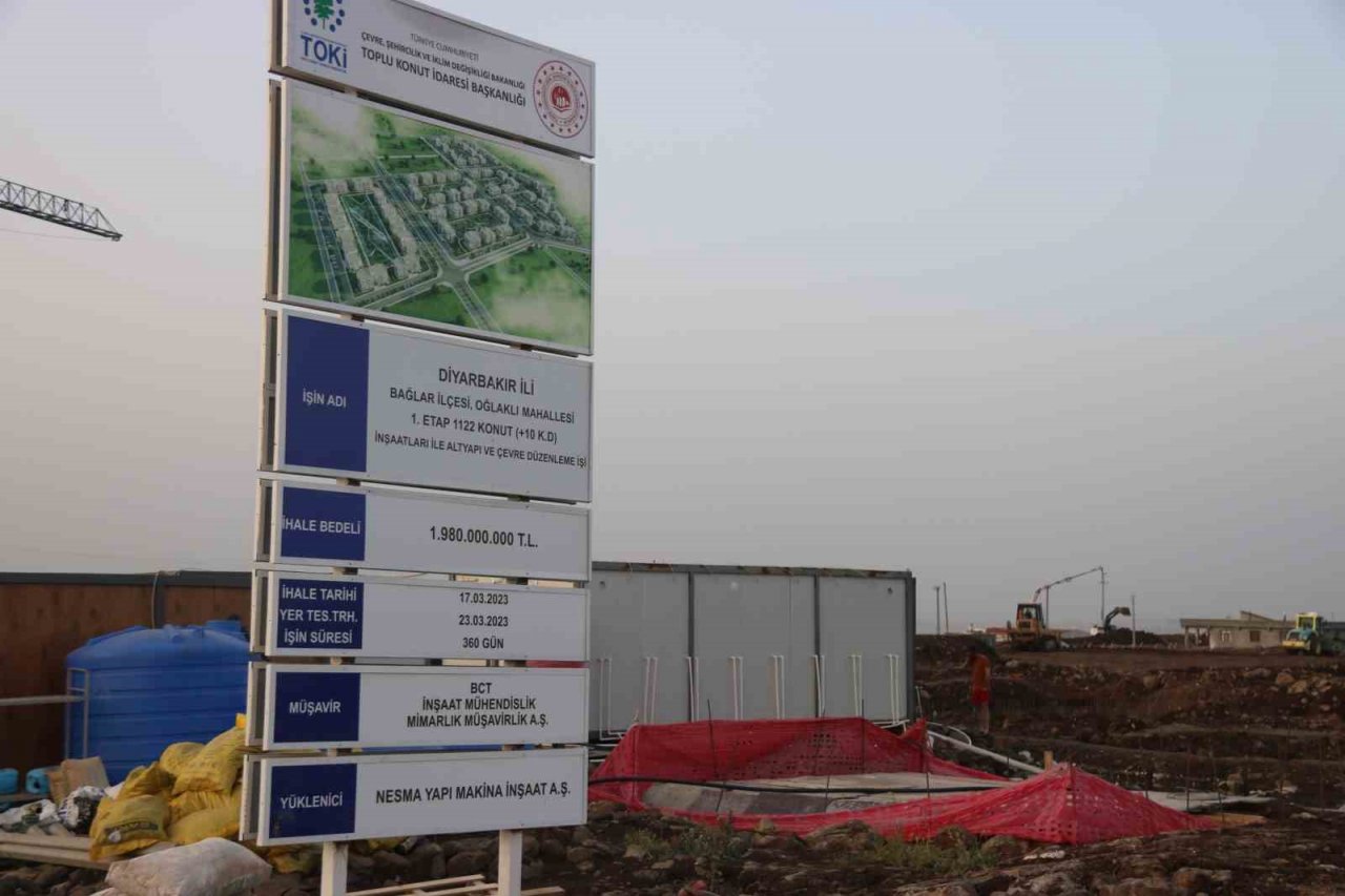 Diyarbakır’da TOKİ konutlarında hummalı çalışma gece gündüz devam ediyor