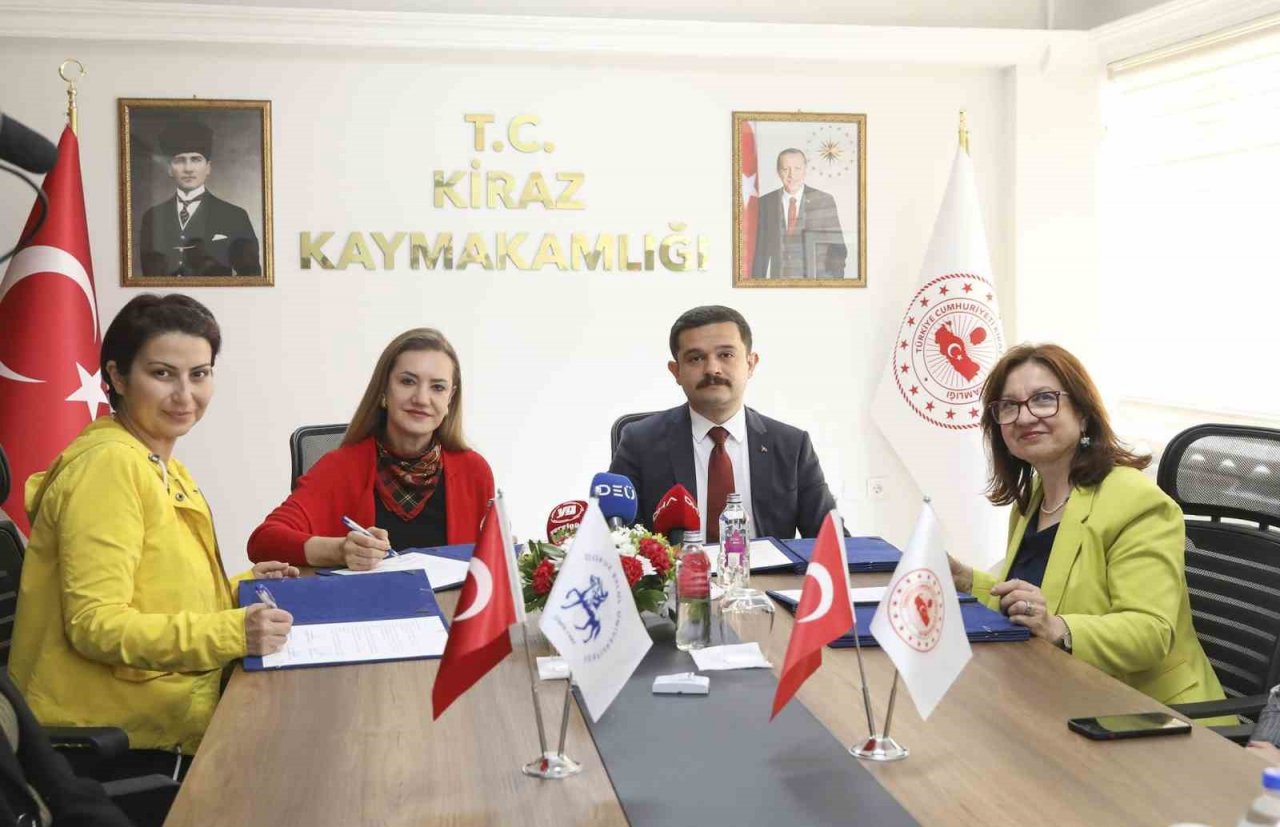 DEÜ’den Kiraz’a sağlık hizmeti