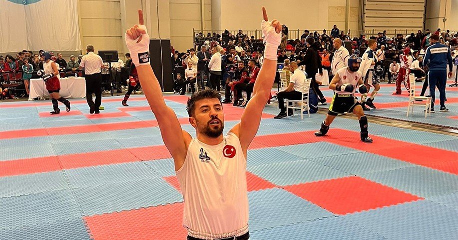 ETÜ’lü Gençoğlu’ndan bir altın madalya daha