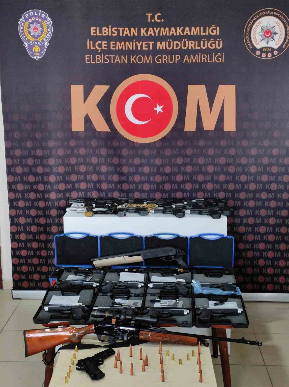 Ruhsatsız silahlar ele geçirildi, 2 şüpheli gözaltına alındı