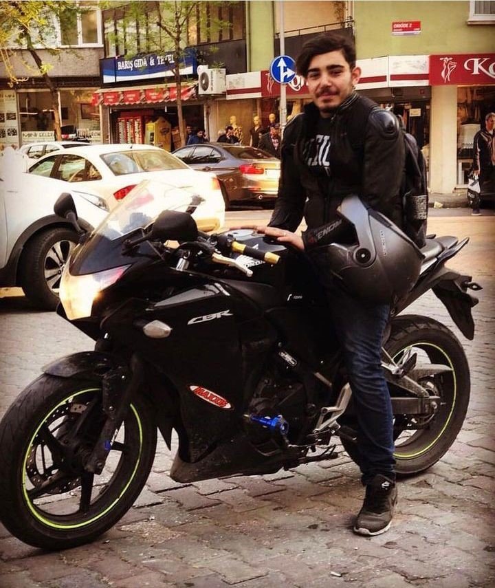 Beylikdüzü’nde bir genç, boynunda plastik kelepçe ile evinde ölü bulundu