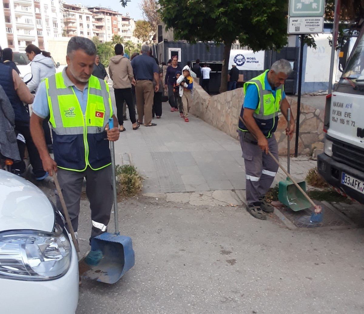 Hatay Büyükşehir Belediyesi’nin temizlik çalışmaları il genelinde devam ediyor