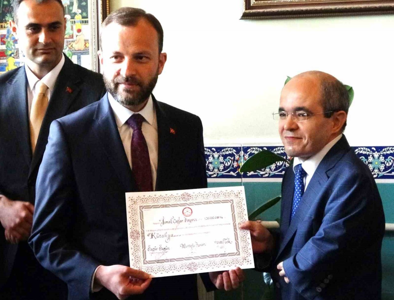 AK Parti Kütahya milletvekilleri mazbatalarını aldı