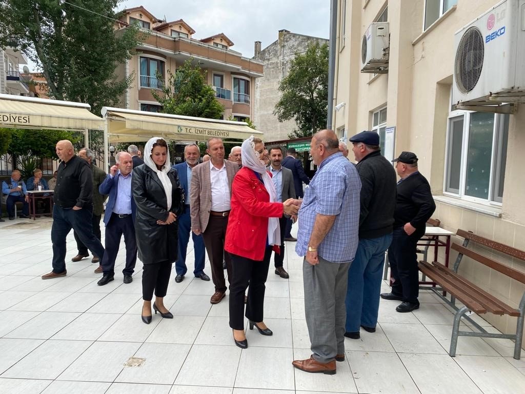 Başkan Hürriyet: "İzmit’in her mahallesine hizmet götürüyoruz"