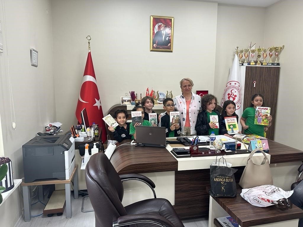 Miniklerden duygulandıran ev sahipliği