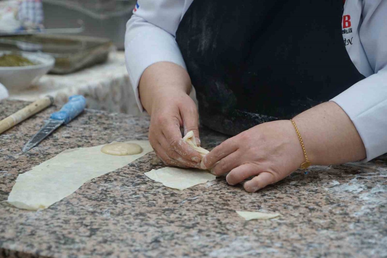 Ünlü şefler Kastamonu’nun yöresel ürünleri ile yemekler yaptı