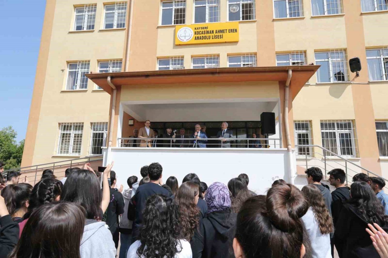 Başkan Büyükkılıç, öğrencilerle TOGG’u buluşturuyor