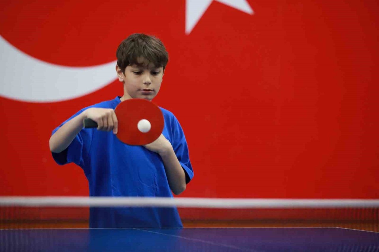 Özel sporcuların masa tenisi turnuvası