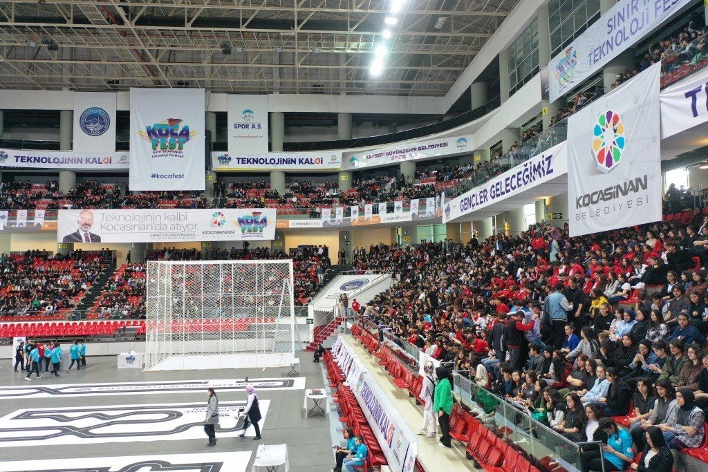 Sınır tanımayan teknoloji festivali ile gençlerin hayalleri gerçekleşiyor