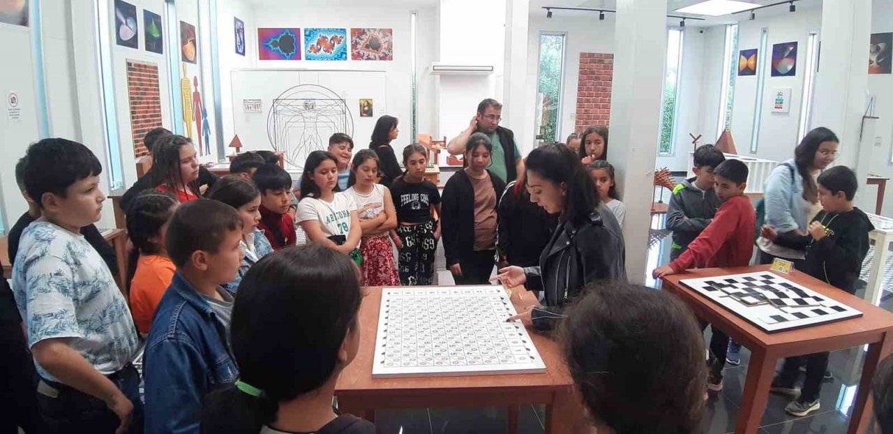 Köyceğizli öğrenciler Matematik Müzesi’nde bilgilendi