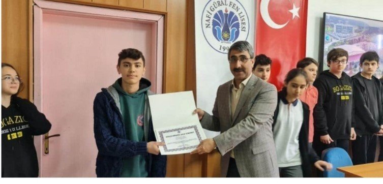 Kütahya Nafi Güral Fen Lisesinde Kümatfen Olimpiyatları ödül töreni