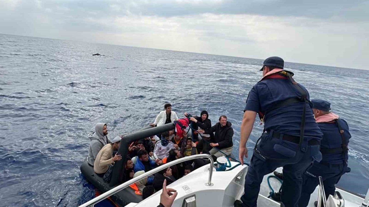 Dalaman’da 46 düzensiz göçmen kurtarıldı