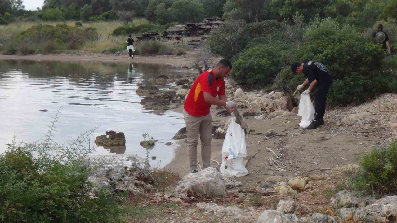 Sedir Adası’nda su altı ve kıyı temizliği