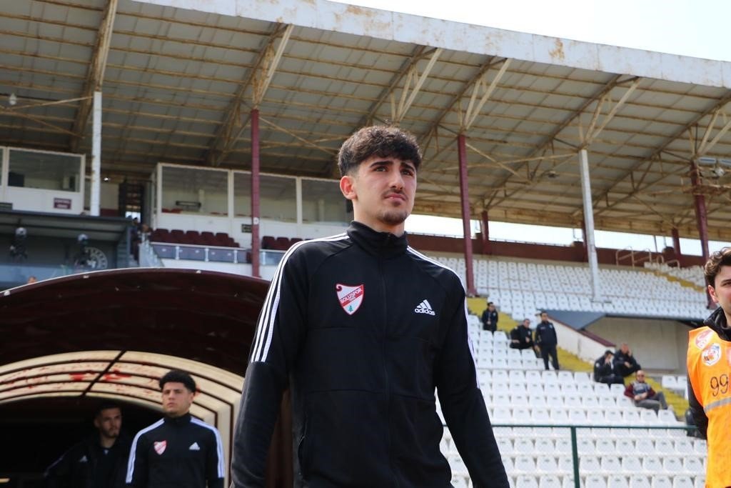 Rojhat Sağlam: "İlk kez A Takım’da oynadığım için çok mutluyum"