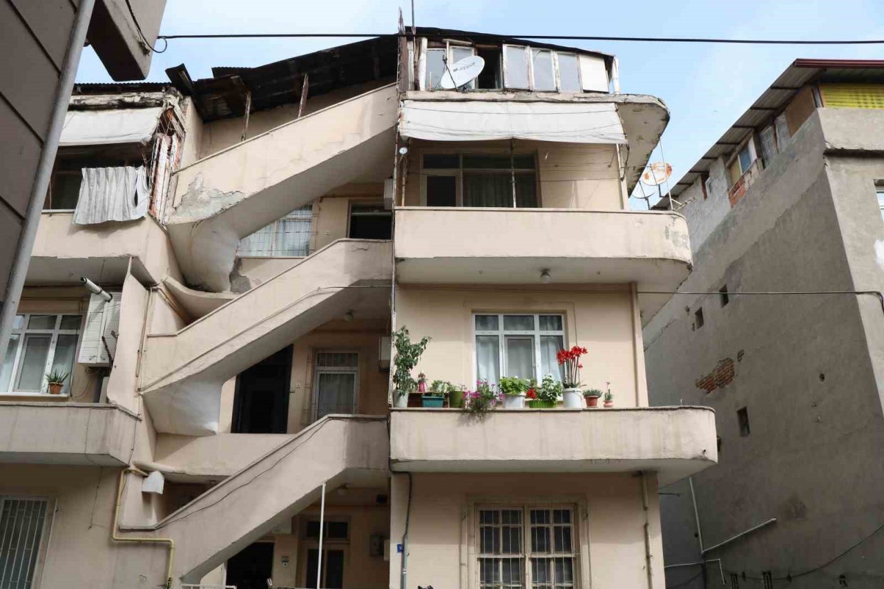 Görme problemi yaşayan adam pencereden düşerek hayatını kaybetti