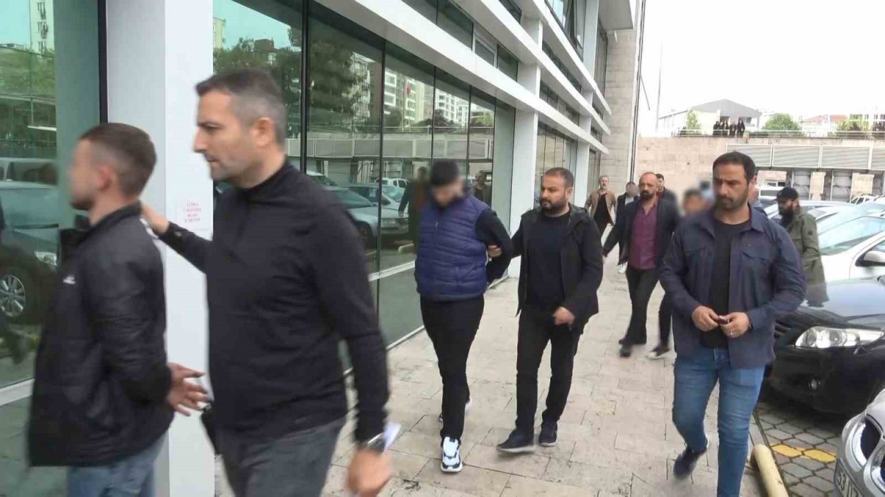 Sokak ortasındaki cinayetle ilgili 7 kişi adliyede