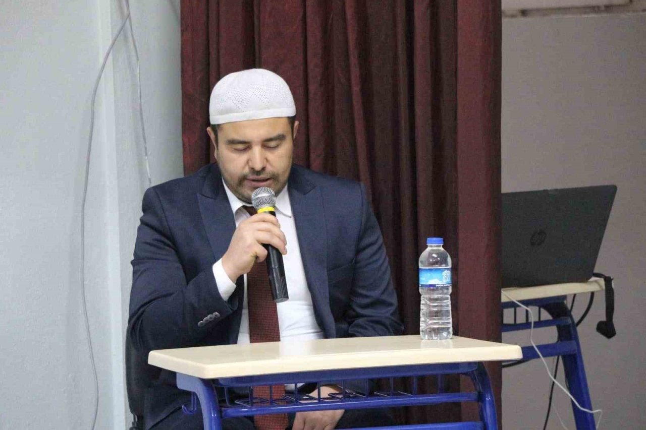 Şaphane’de “40 Hadis Ezberleme Yarışması" düzenlendi